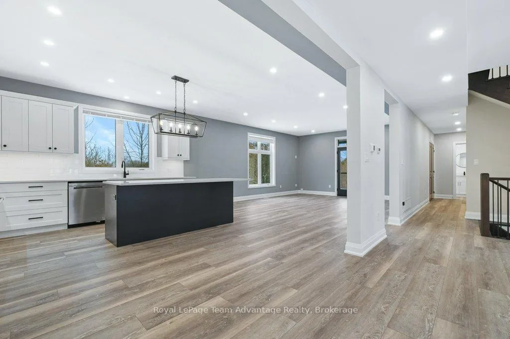 Photo 6 of 18 Avery Court, Parry Sound — HOMEH