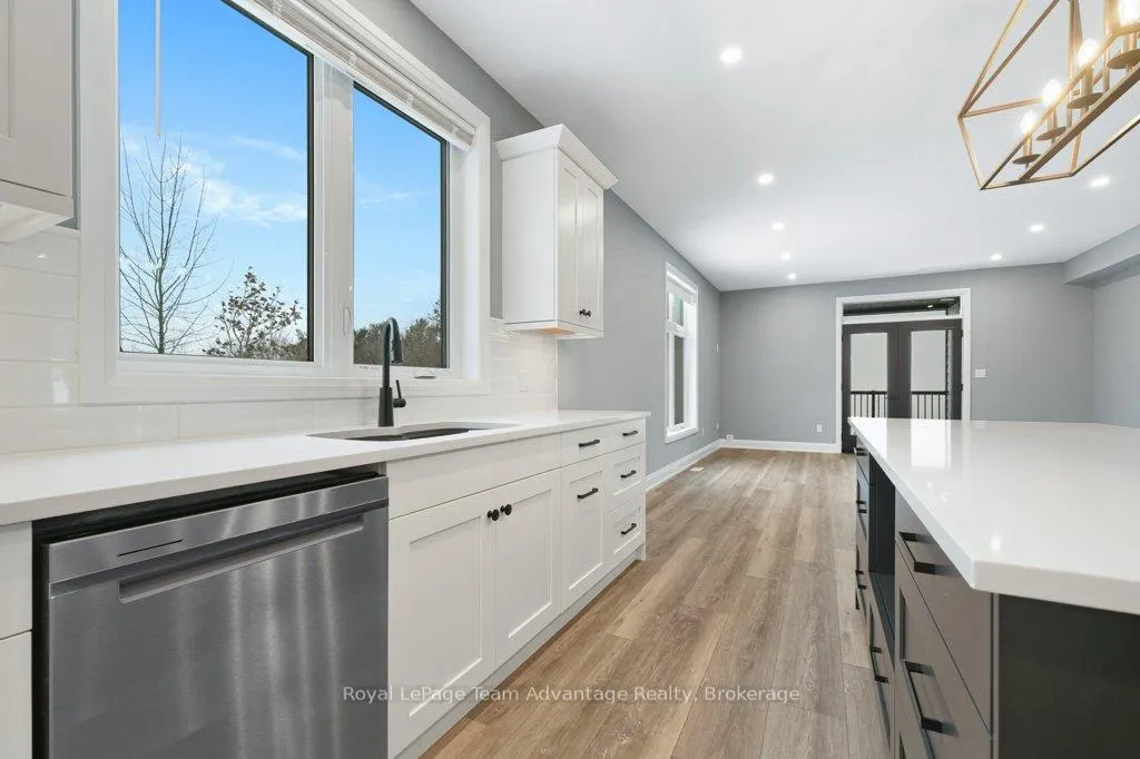 Photo 8 of 18 Avery Court, Parry Sound — HOMEH