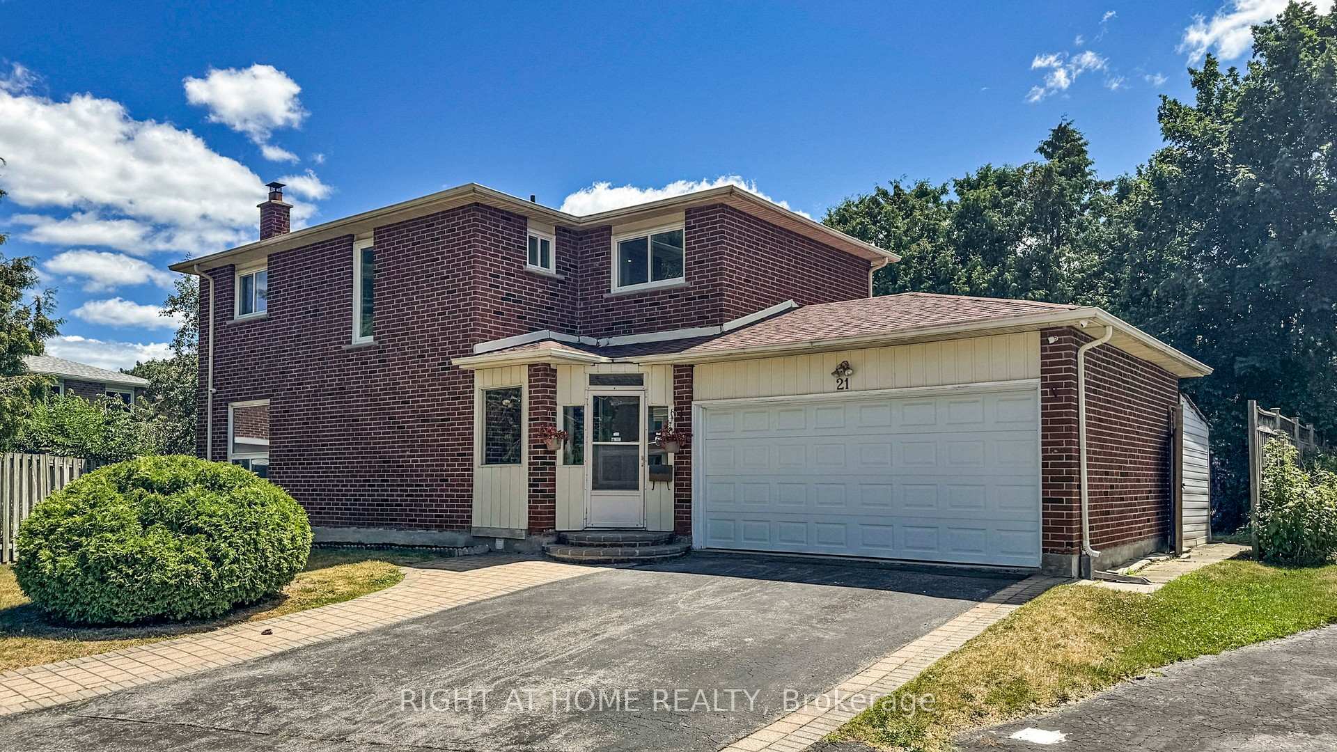 Photo 2 of 21 Lucania Place, Scarborough, Steeles — HOMEH