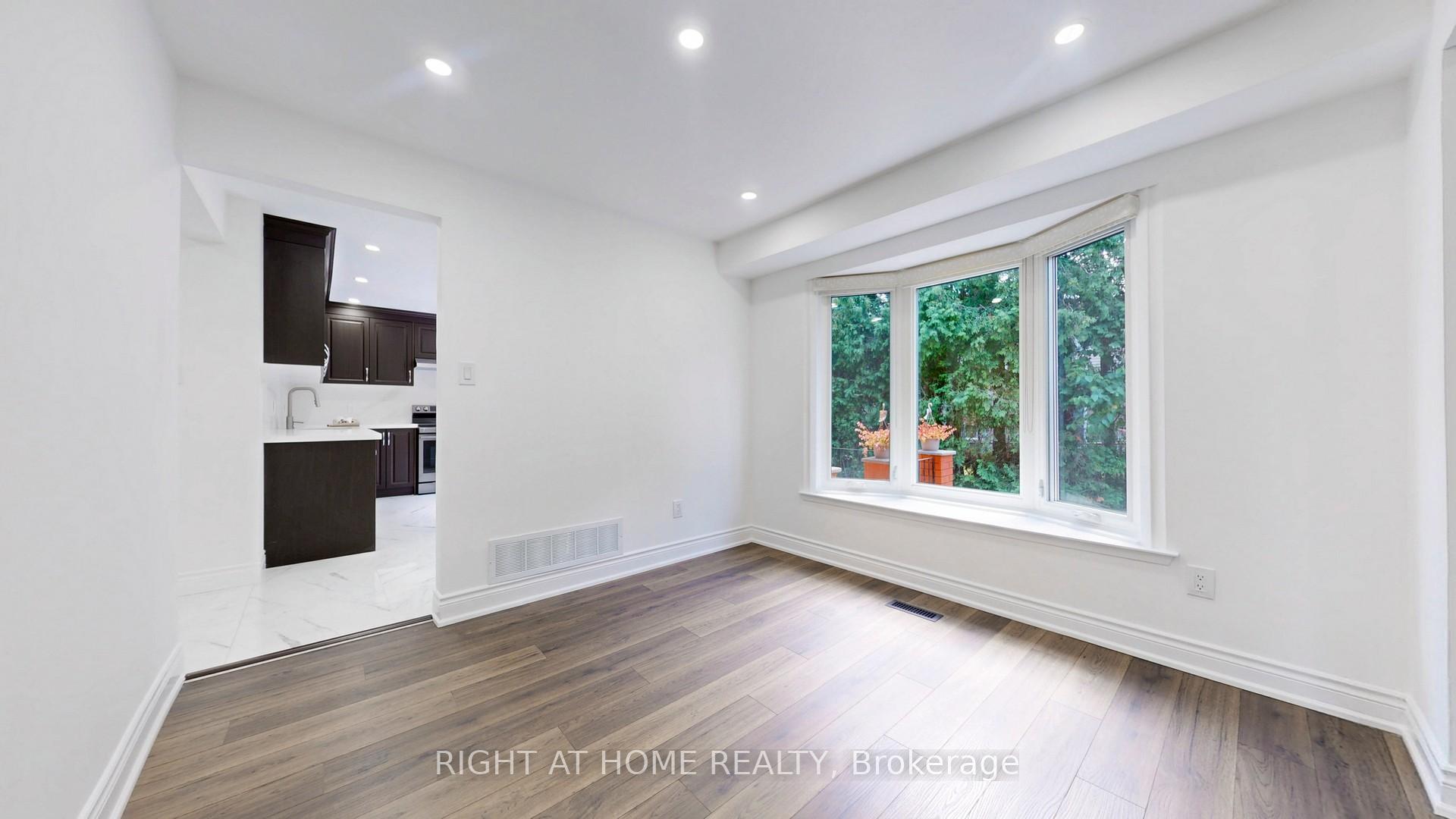 Photo 4 of 21 Lucania Place, Scarborough, Steeles — HOMEH