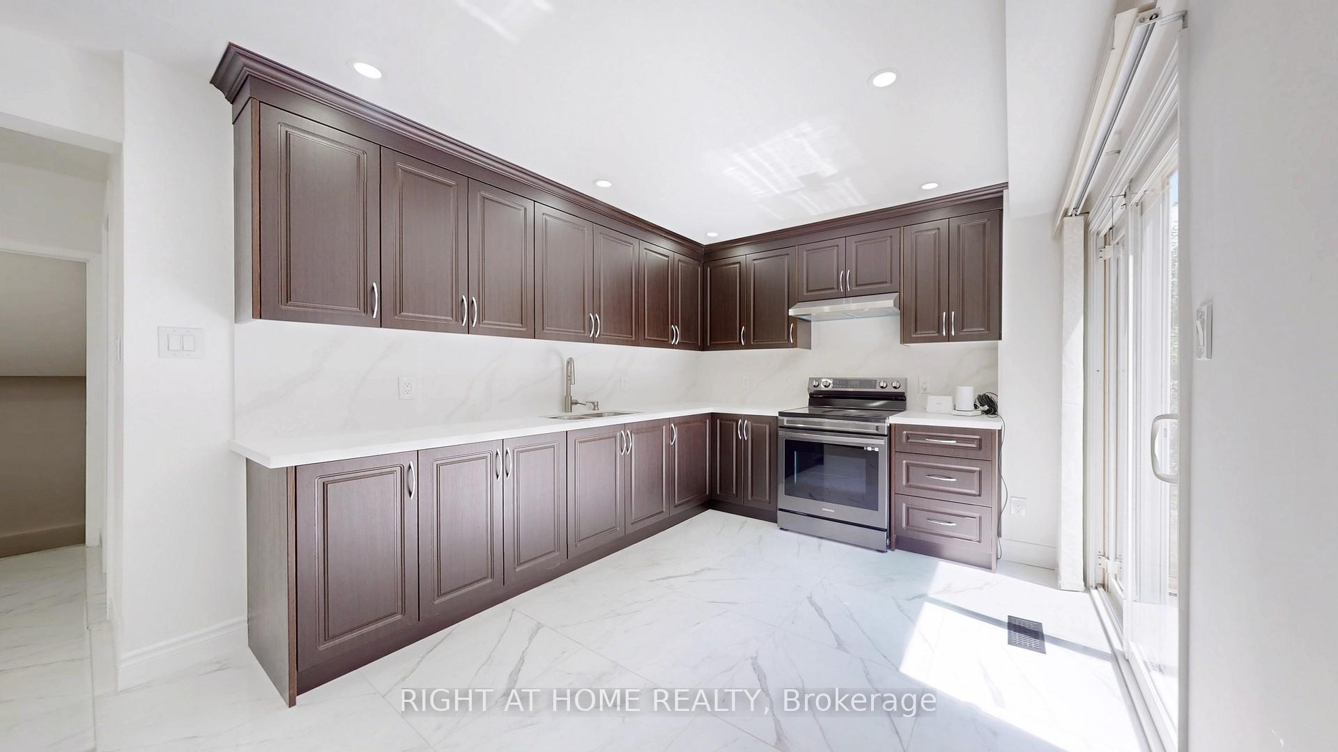 Photo 8 of 21 Lucania Place, Scarborough, Steeles — HOMEH