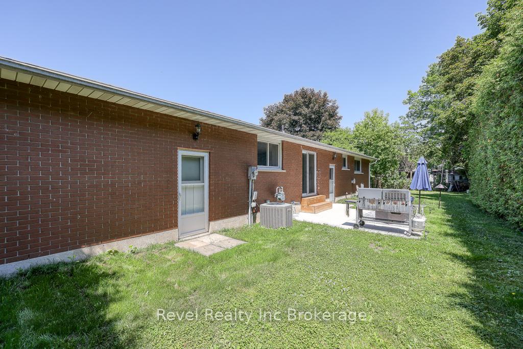 Photo 32 of 2 Richards Court, Tillsonburg — HOMEH