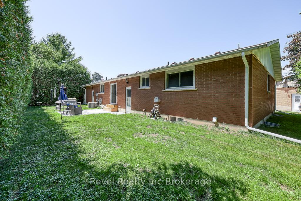 Photo 35 of 2 Richards Court, Tillsonburg — HOMEH