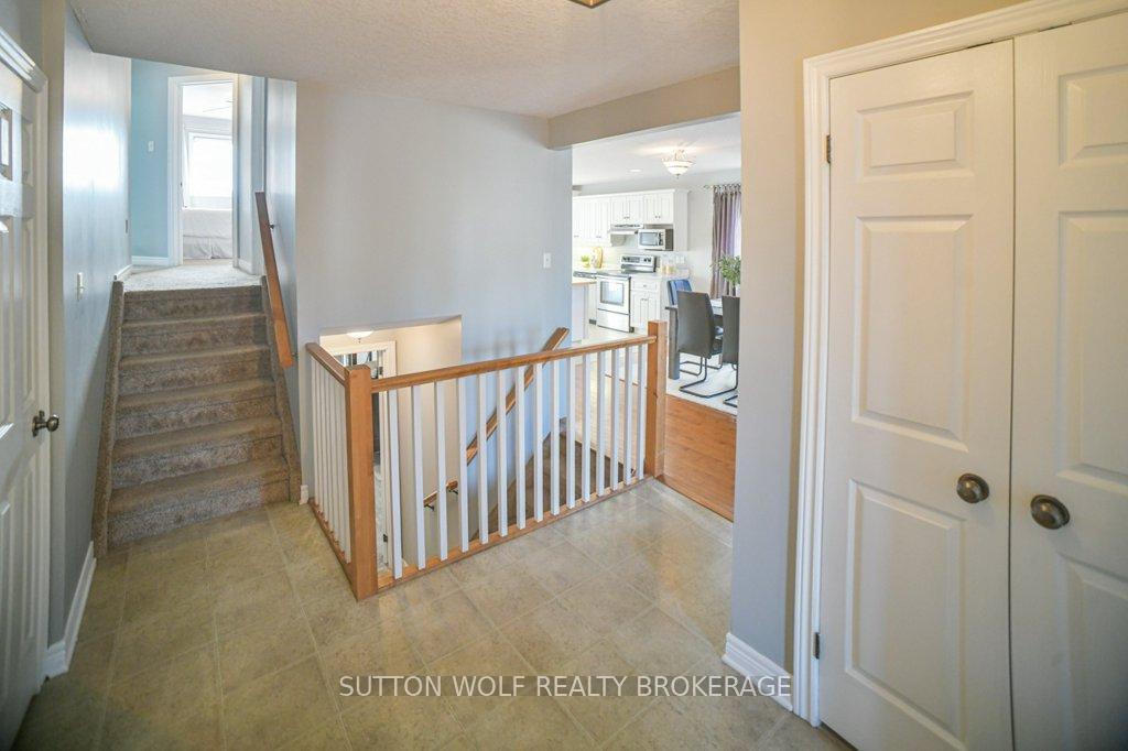 Photo 3 of 82 Laura Lane, Strathroy-Caradoc, NE — HOMEH