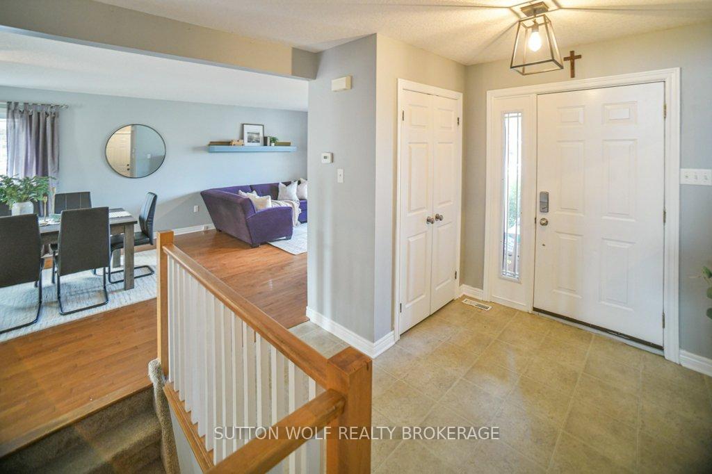 Photo 4 of 82 Laura Lane, Strathroy-Caradoc, NE — HOMEH