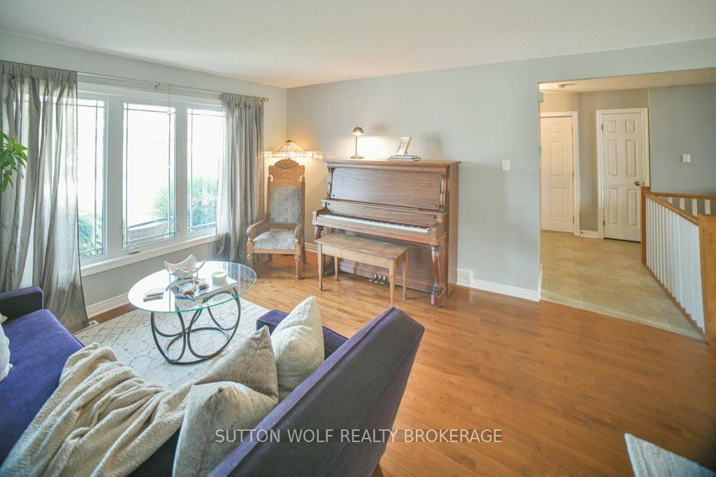 Photo 6 of 82 Laura Lane, Strathroy-Caradoc, NE — HOMEH