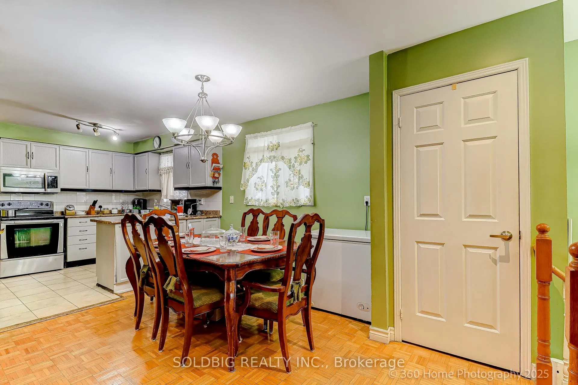 Photo 16 of 610 Vaughan Road, Toronto, Oakwood Village — HOMEH