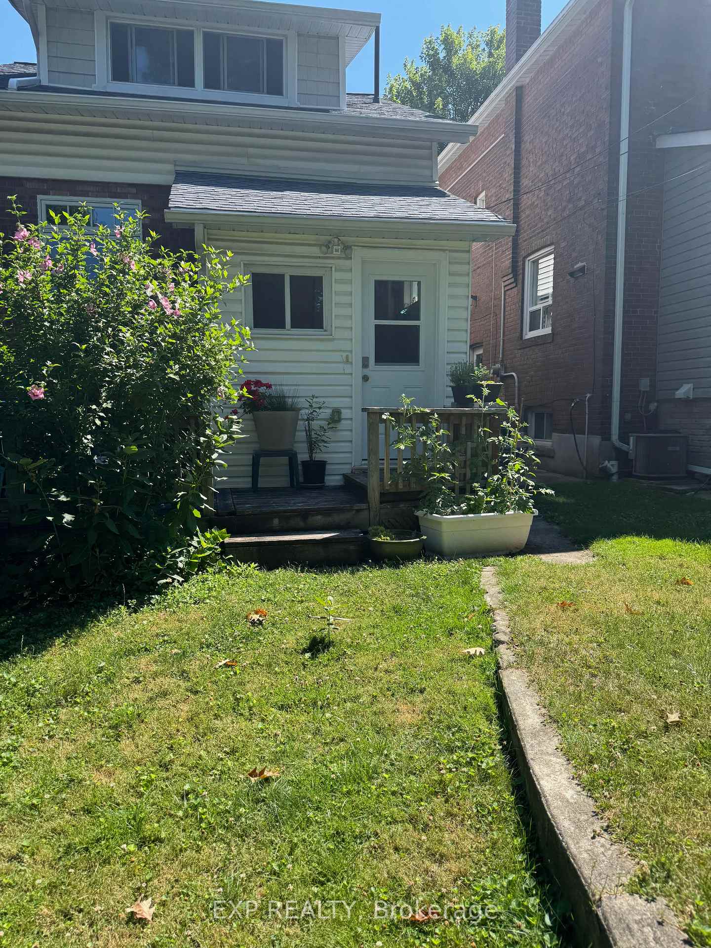 Photo 16 of 212 Bingham Avenue, Toronto, East End-Danforth — HOMEH