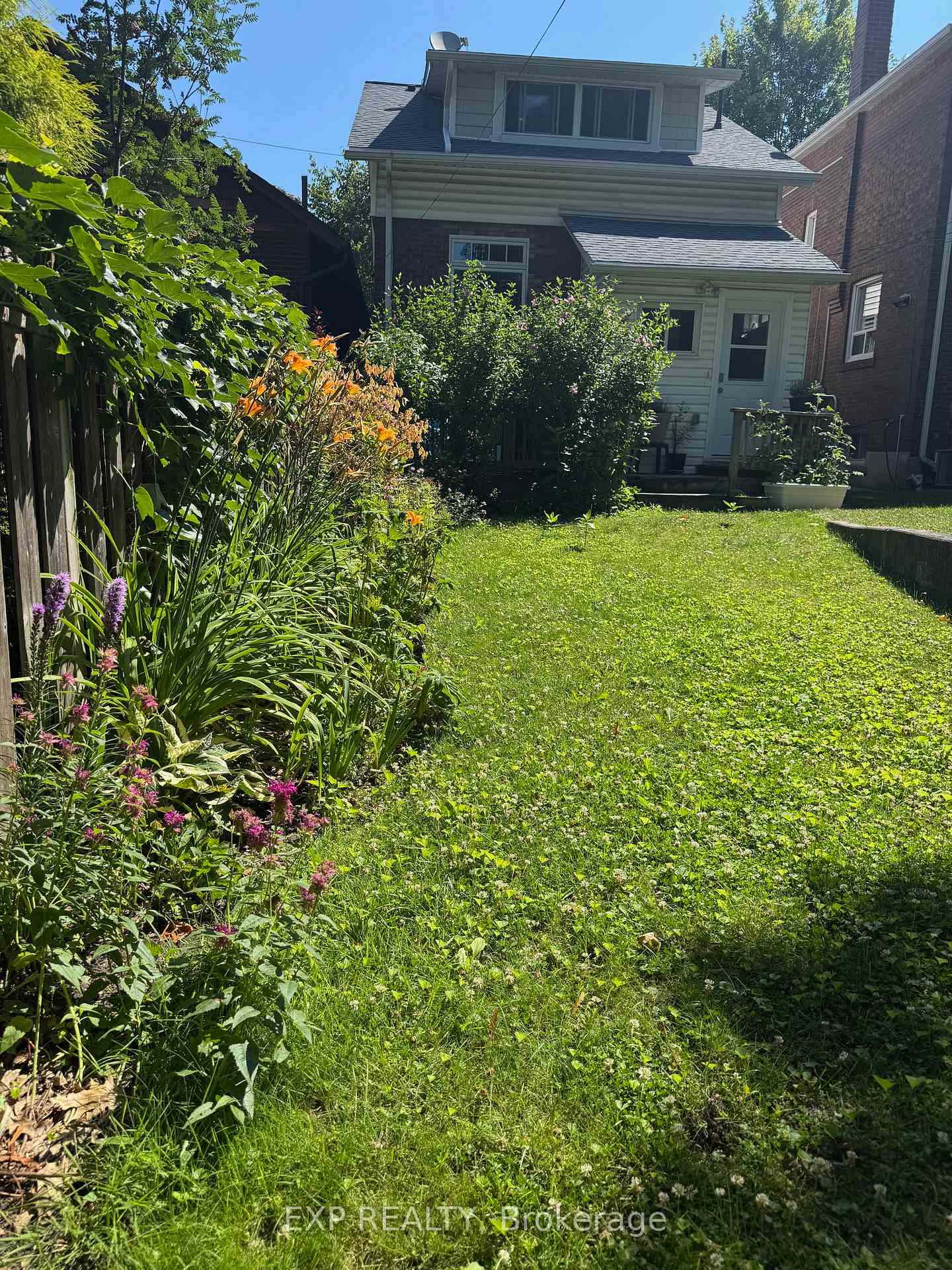 Photo 18 of 212 Bingham Avenue, Toronto, East End-Danforth — HOMEH