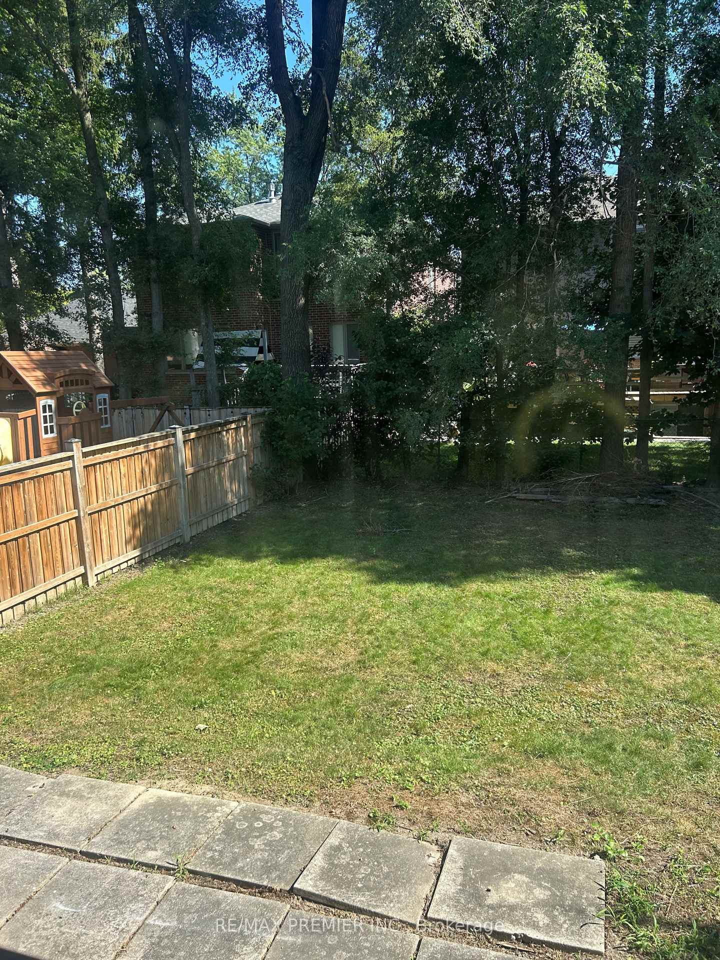 Photo 12 of 89 Mcgillivray Avenue, Toronto, Bedford Park-Nortown — HOMEH