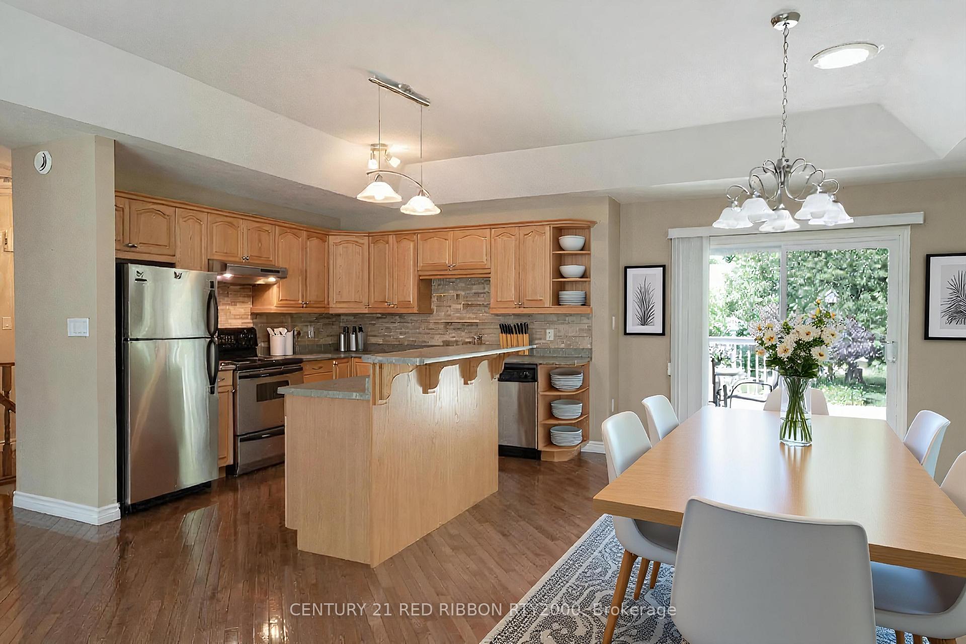 Photo 5 of 38 Bella Street, Strathroy-Caradoc, SE — HOMEH