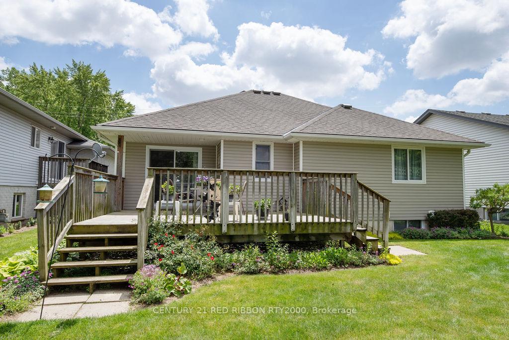 Photo 16 of 38 Bella Street, Strathroy-Caradoc, SE — HOMEH