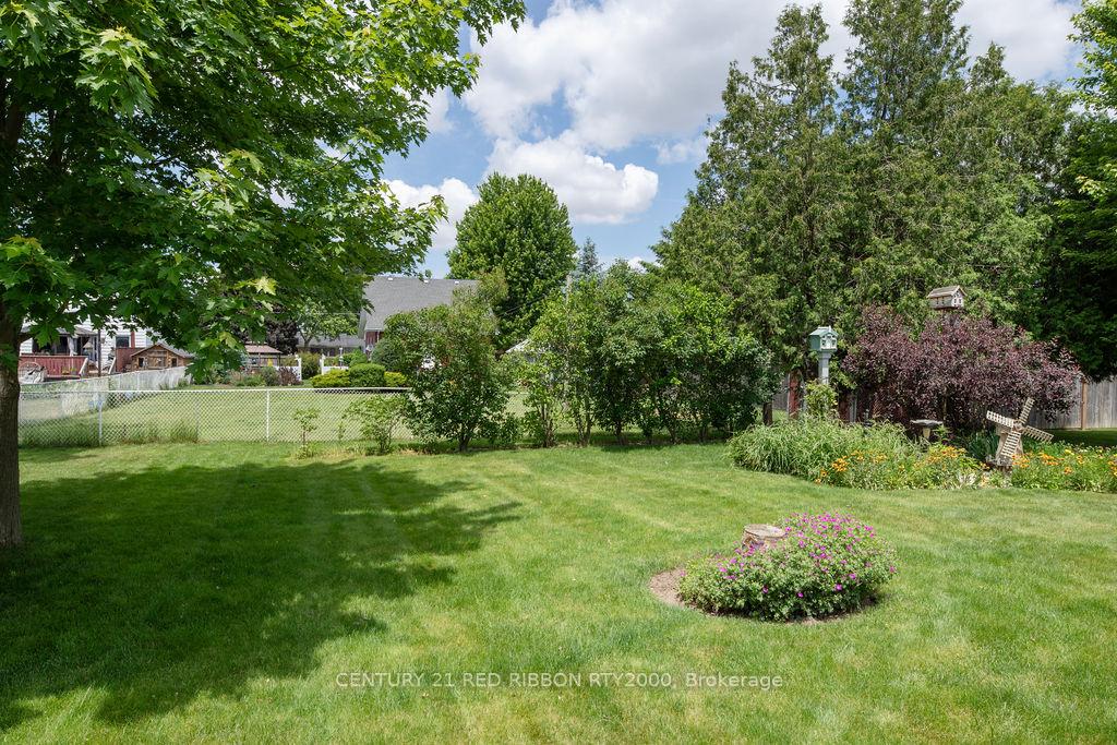Photo 22 of 38 Bella Street, Strathroy-Caradoc, SE — HOMEH