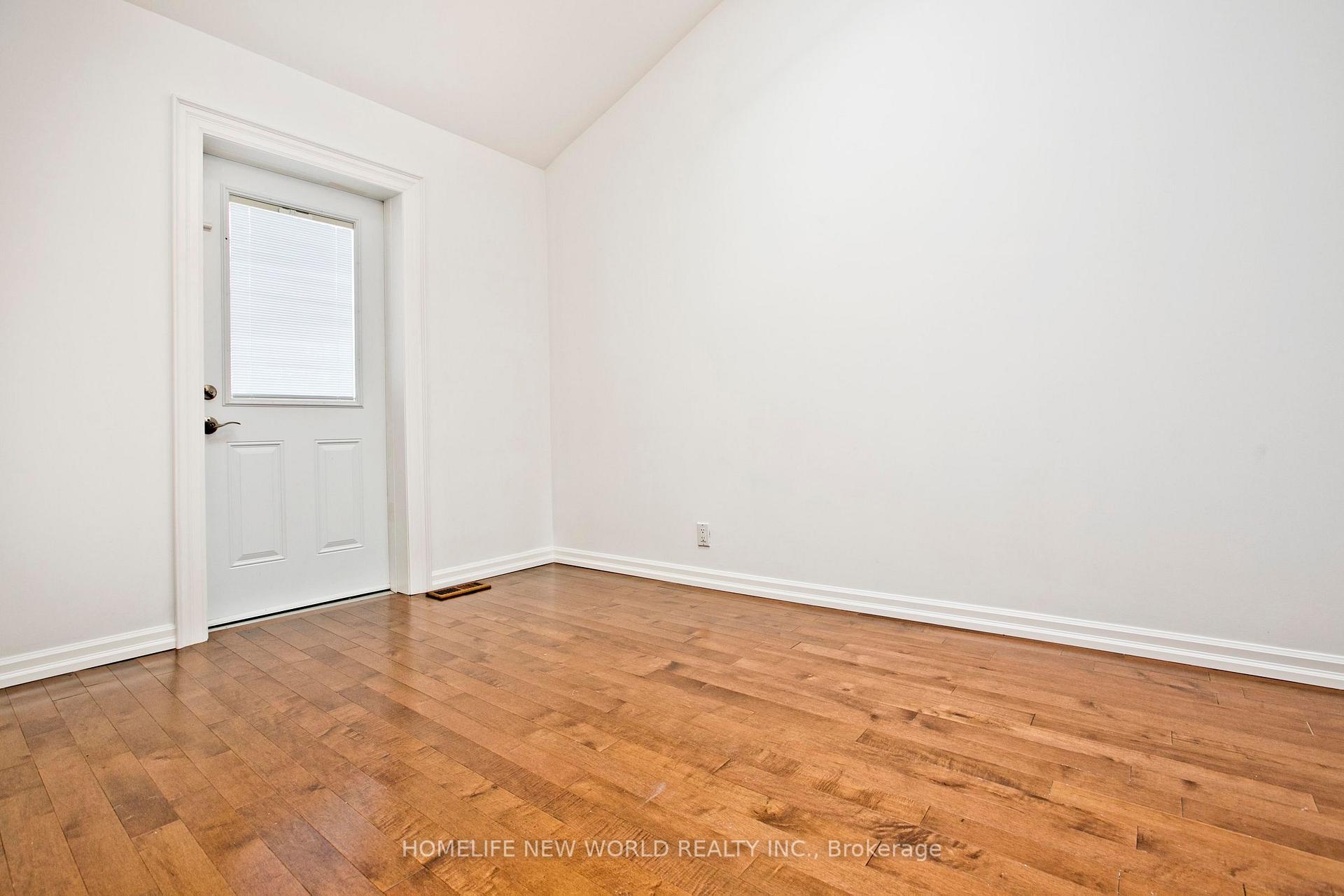 Photo 7 of 1672 Gerrard Street E, Toronto, Woodbine Corridor — HOMEH