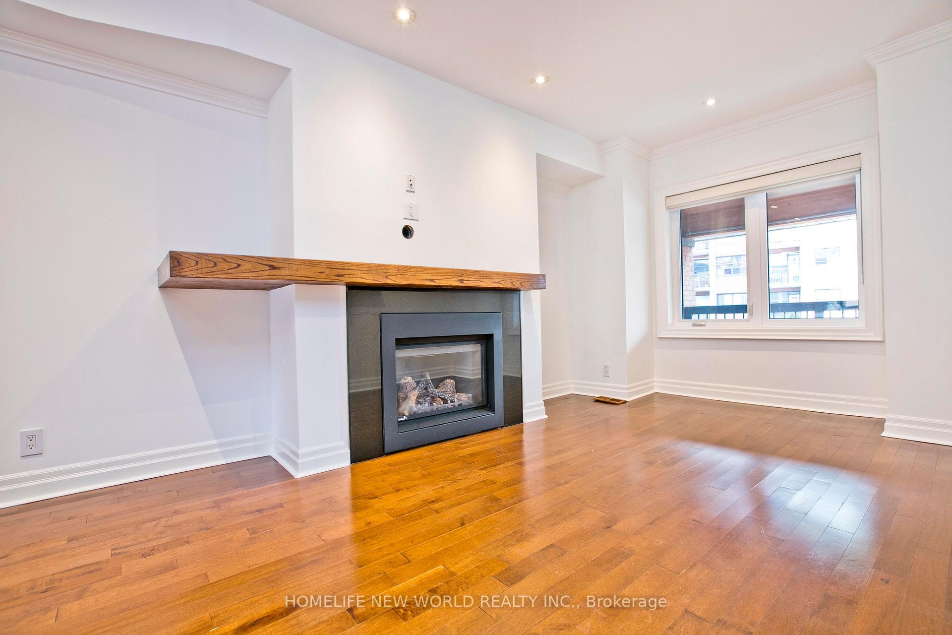 Photo 8 of 1672 Gerrard Street E, Toronto, Woodbine Corridor — HOMEH