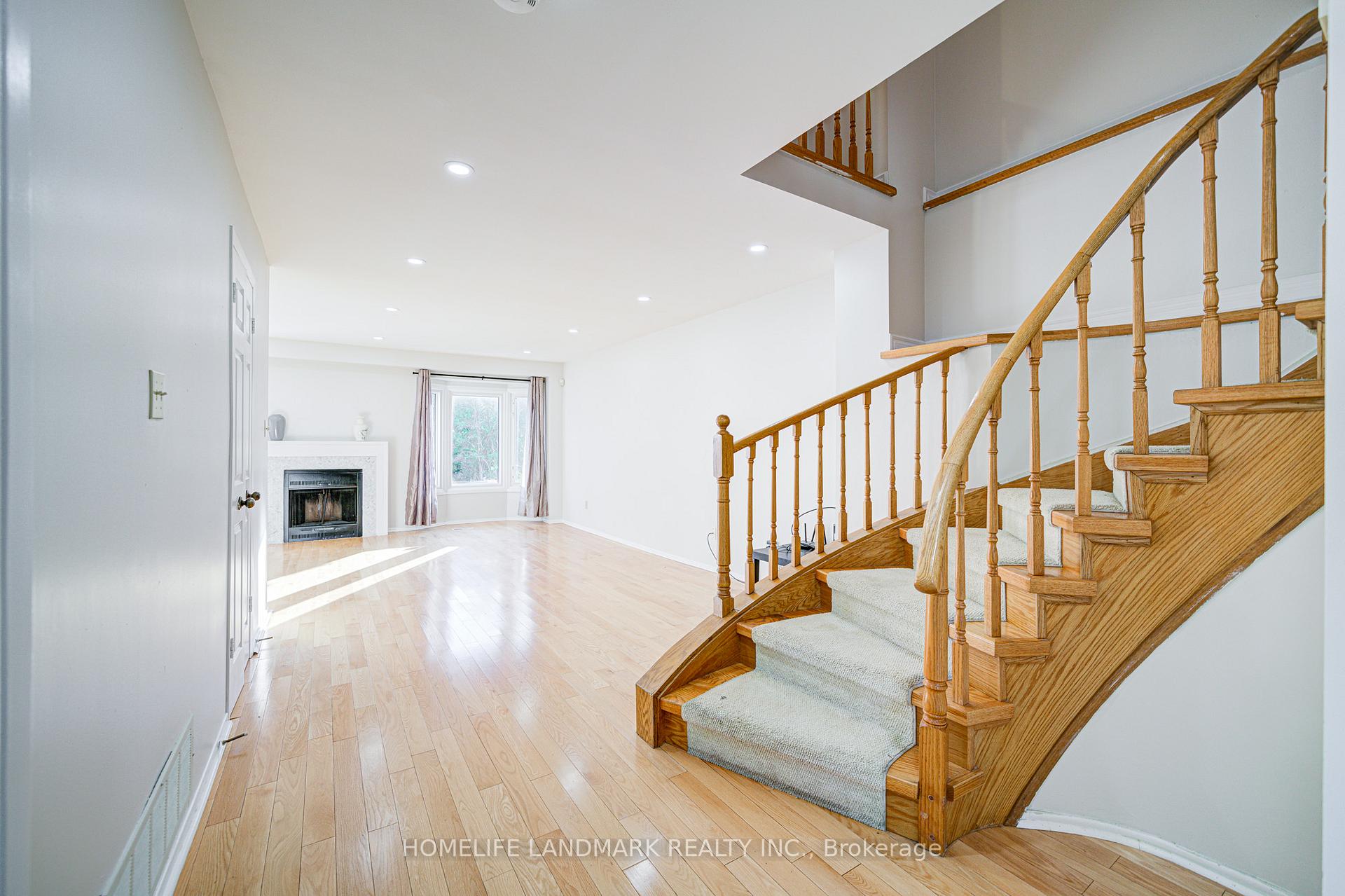Photo 7 of 79 Sandyhook Square, Scarborough, Steeles — HOMEH