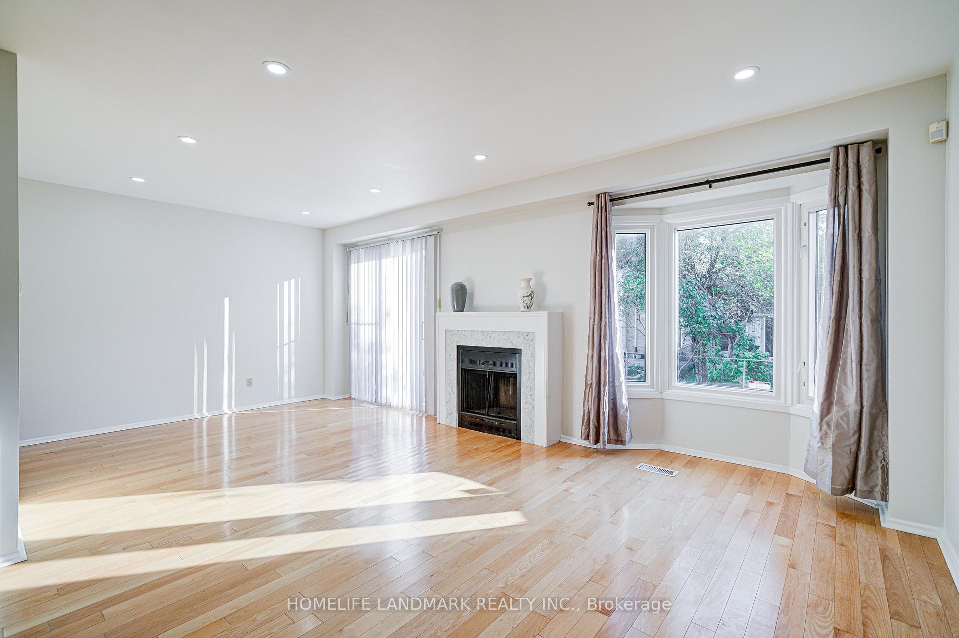 Photo 10 of 79 Sandyhook Square, Scarborough, Steeles — HOMEH