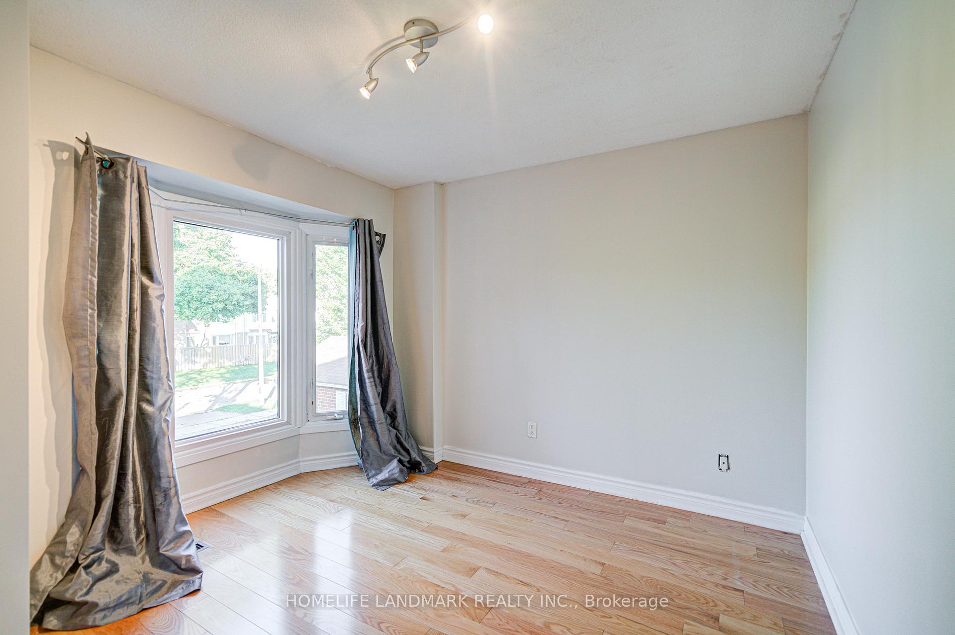 Photo 29 of 79 Sandyhook Square, Scarborough, Steeles — HOMEH