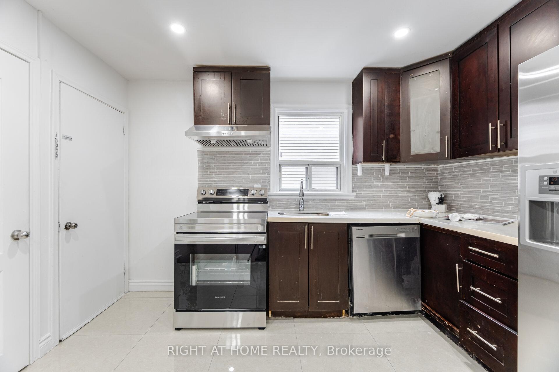 Photo 7 of 79 Chapman Avenue, Toronto, O'Connor-Parkview — HOMEH