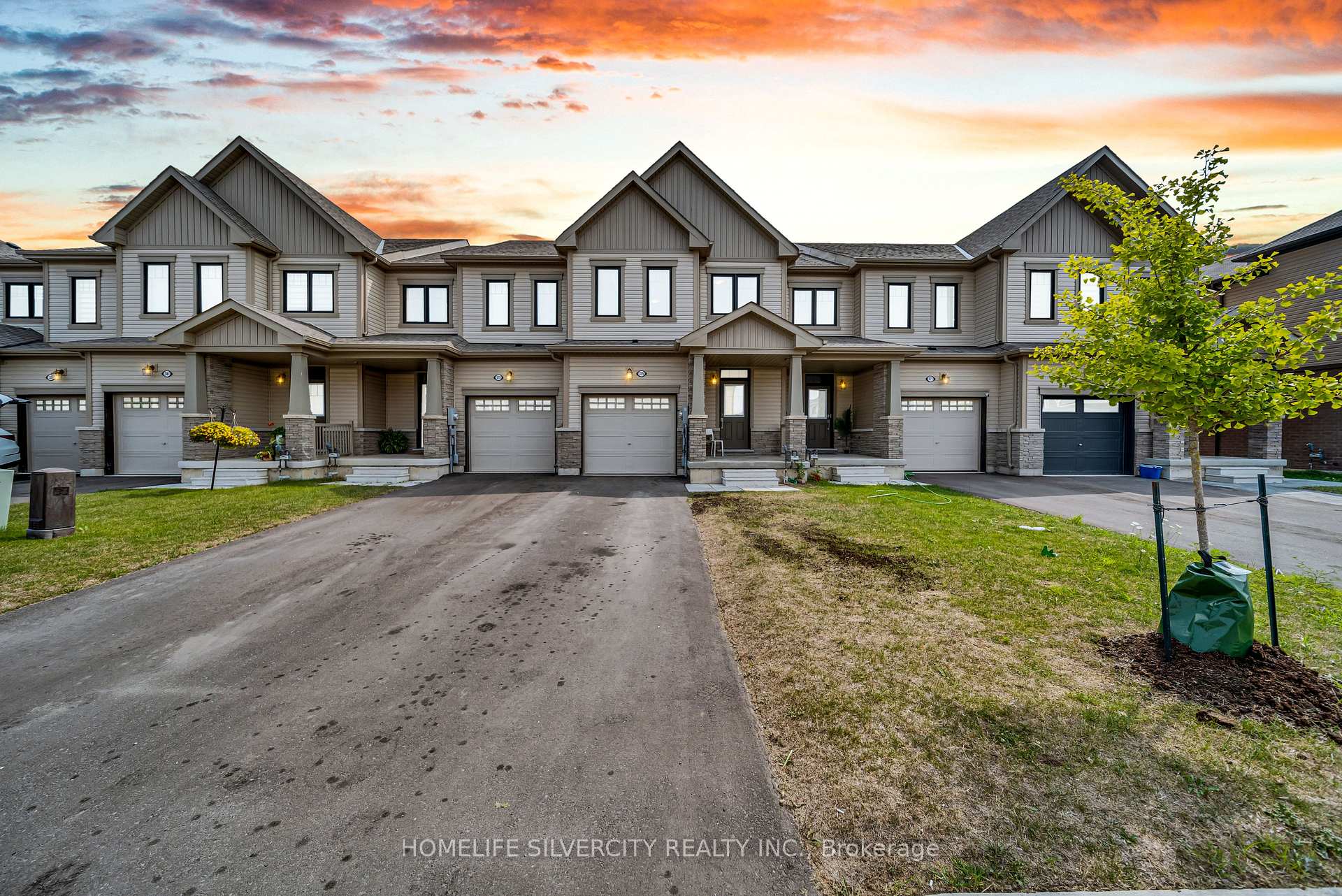 Photo 2 of 375 Vanilla Trail, Thorold, Rolling Meadows — HOMEH