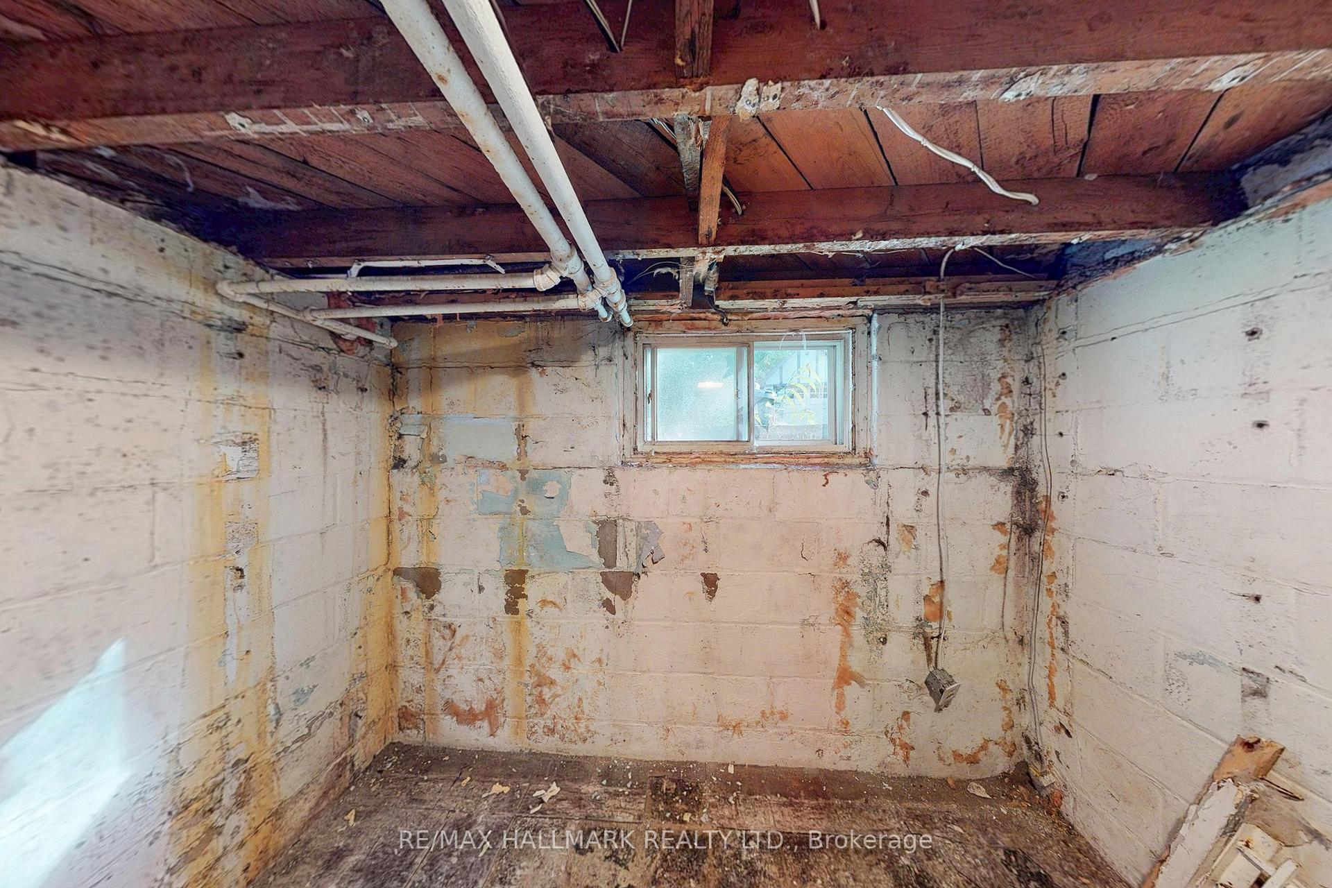 Photo 20 of 53 Highfield Road, Toronto, Greenwood-Coxwell — HOMEH