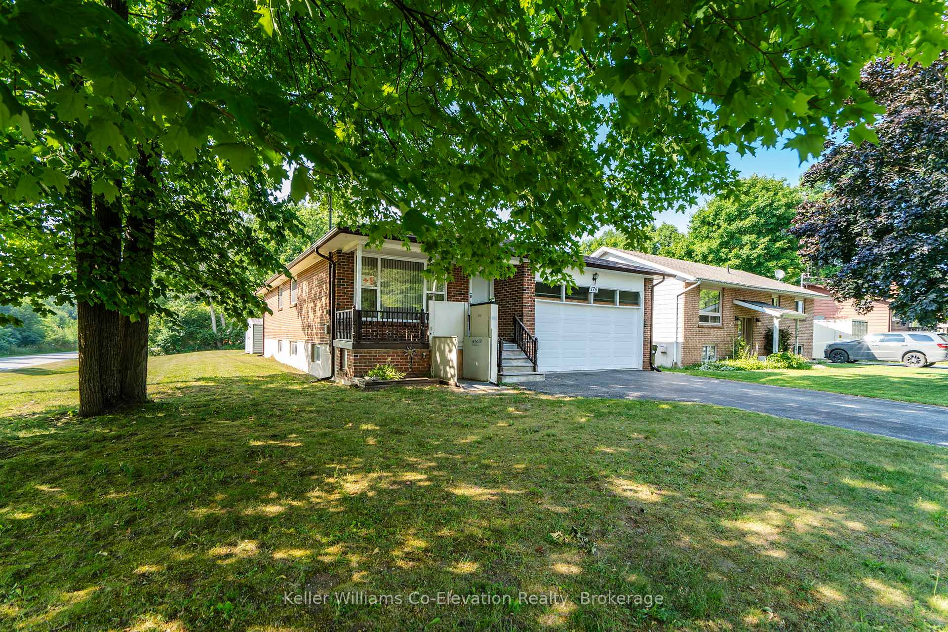 Photo 2 of 176 Bay Street, Tay, Victoria Harbour — HOMEH