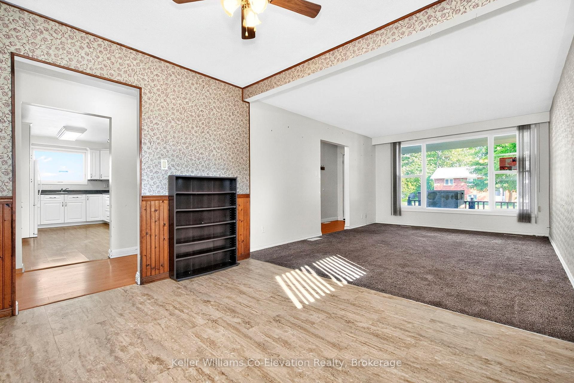 Photo 3 of 176 Bay Street, Tay, Victoria Harbour — HOMEH