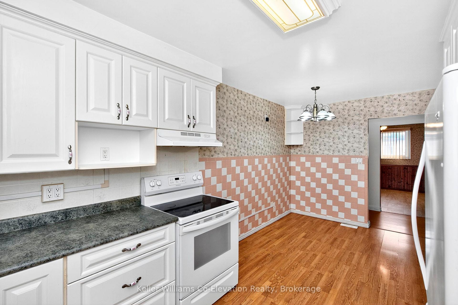 Photo 7 of 176 Bay Street, Tay, Victoria Harbour — HOMEH