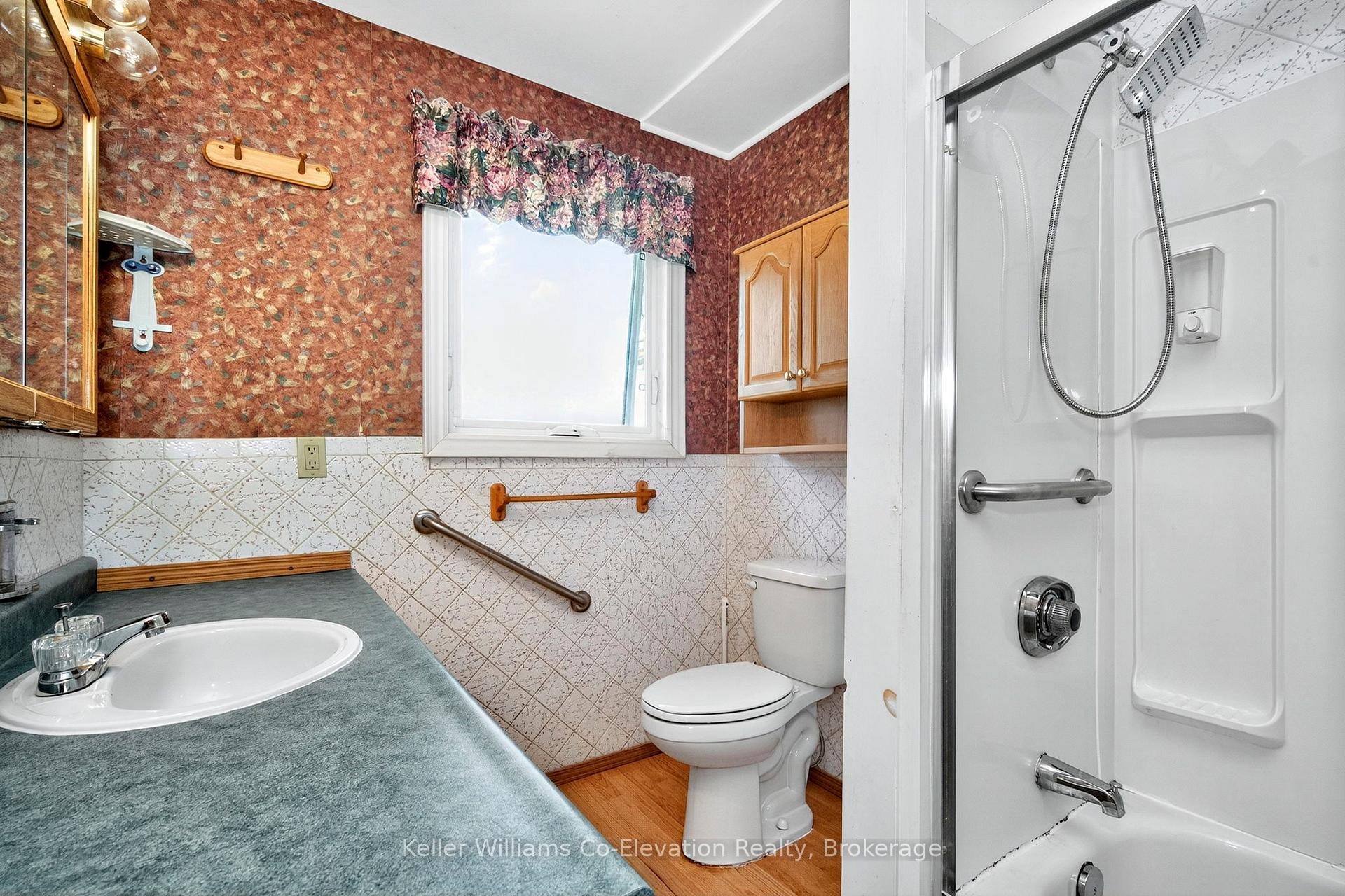 Photo 11 of 176 Bay Street, Tay, Victoria Harbour — HOMEH