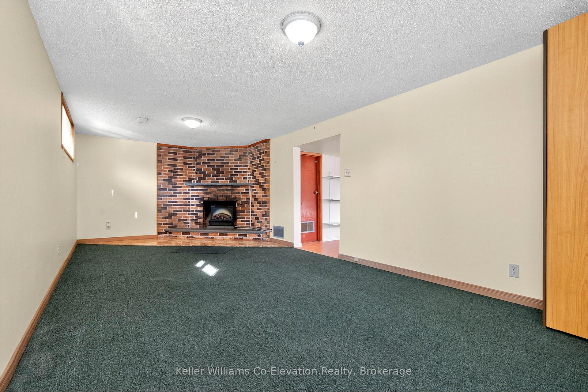 Photo 12 of 176 Bay Street, Tay, Victoria Harbour — HOMEH