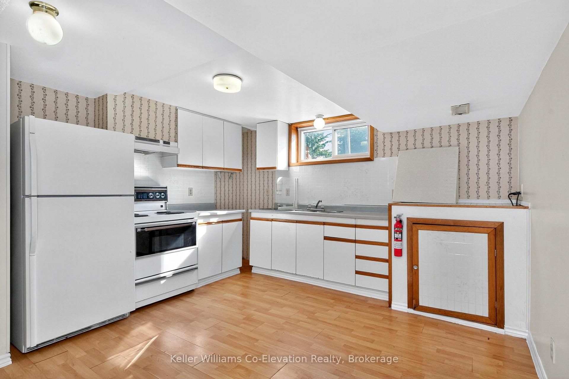 Photo 14 of 176 Bay Street, Tay, Victoria Harbour — HOMEH