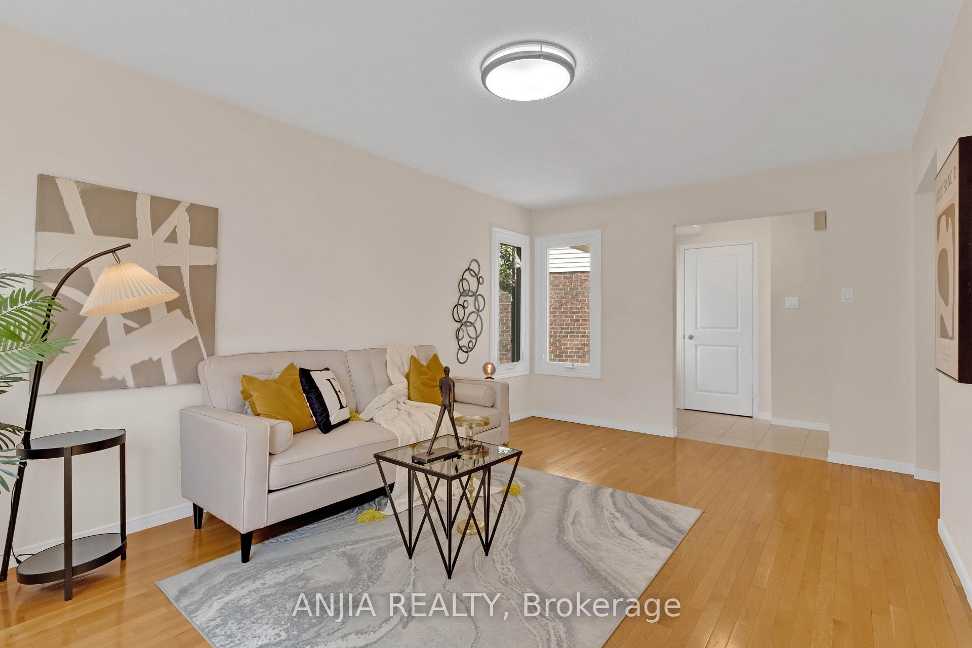 Photo 5 of 70 Elmfield Crescent, Scarborough, Steeles — HOMEH