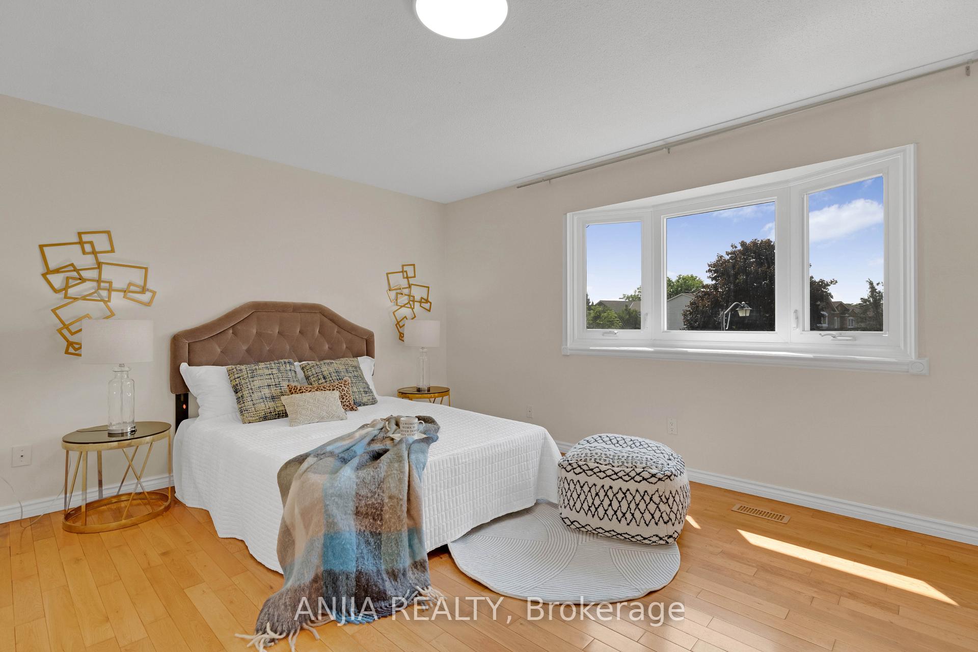 Photo 18 of 70 Elmfield Crescent, Scarborough, Steeles — HOMEH