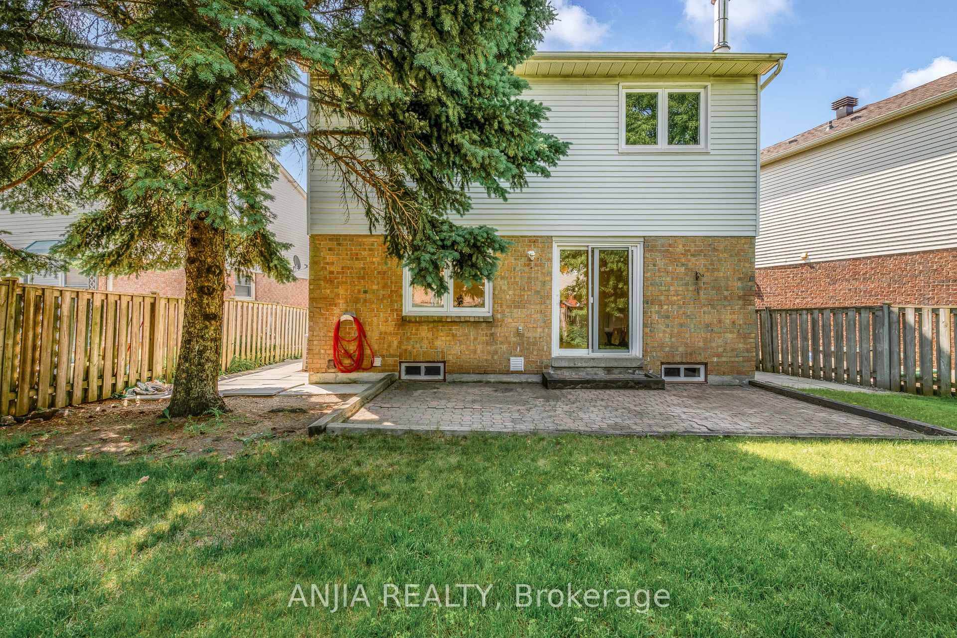 Photo 30 of 70 Elmfield Crescent, Scarborough, Steeles — HOMEH