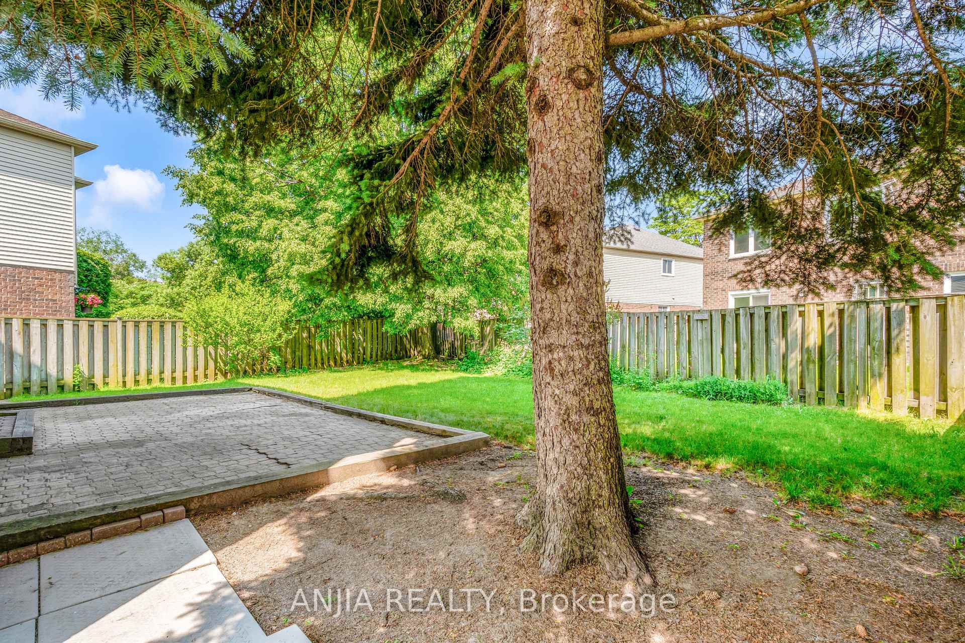 Photo 32 of 70 Elmfield Crescent, Scarborough, Steeles — HOMEH