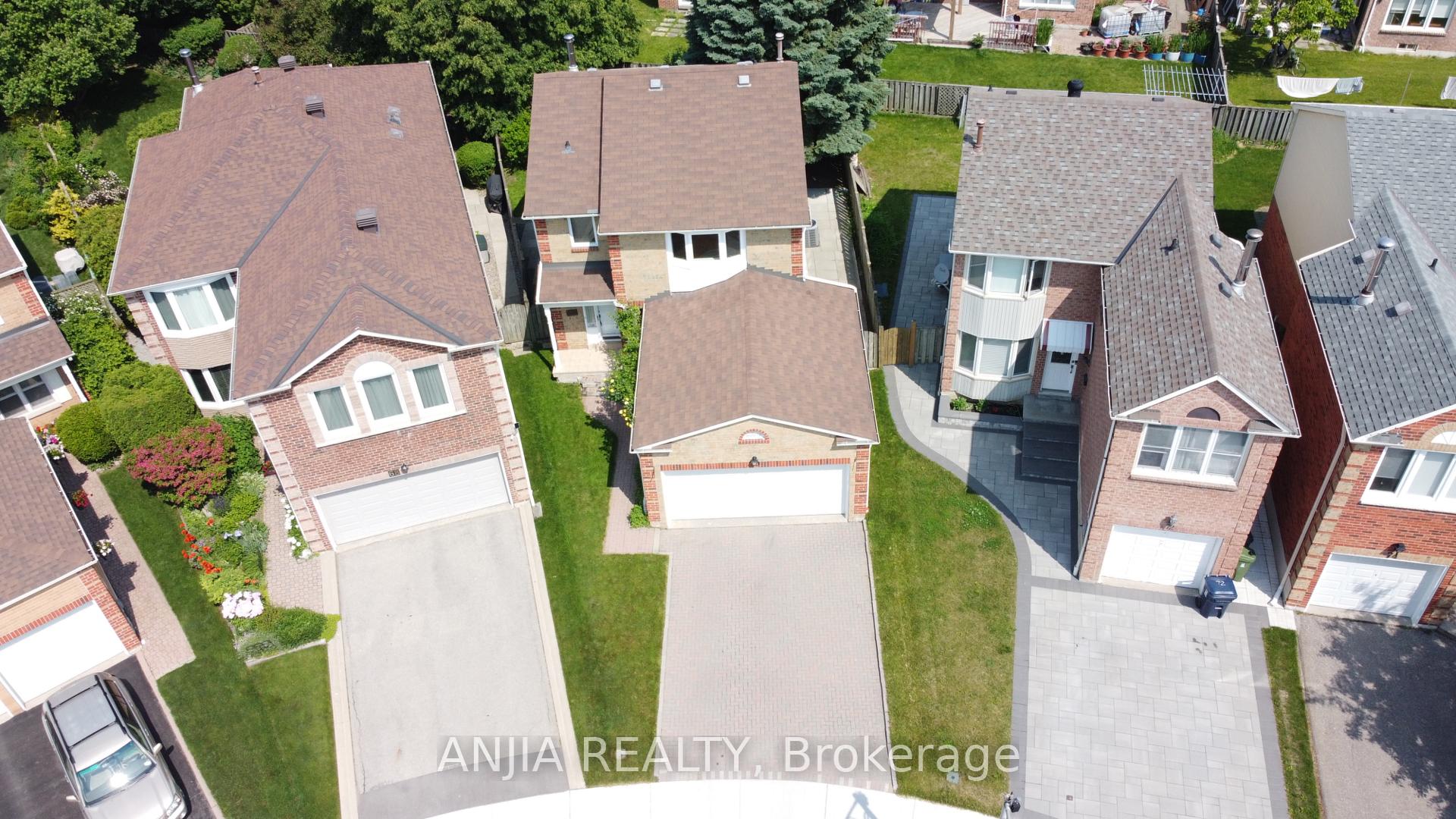 Photo 33 of 70 Elmfield Crescent, Scarborough, Steeles — HOMEH