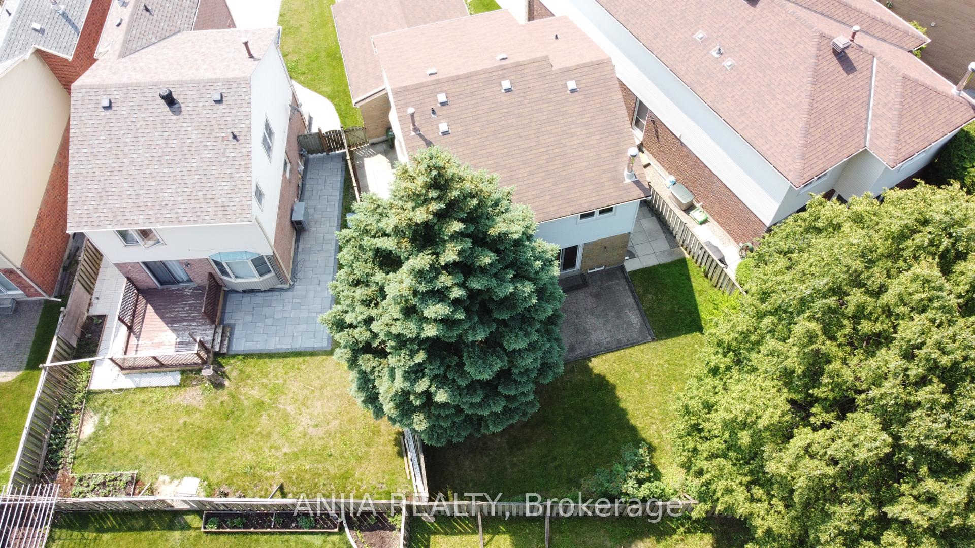 Photo 36 of 70 Elmfield Crescent, Scarborough, Steeles — HOMEH
