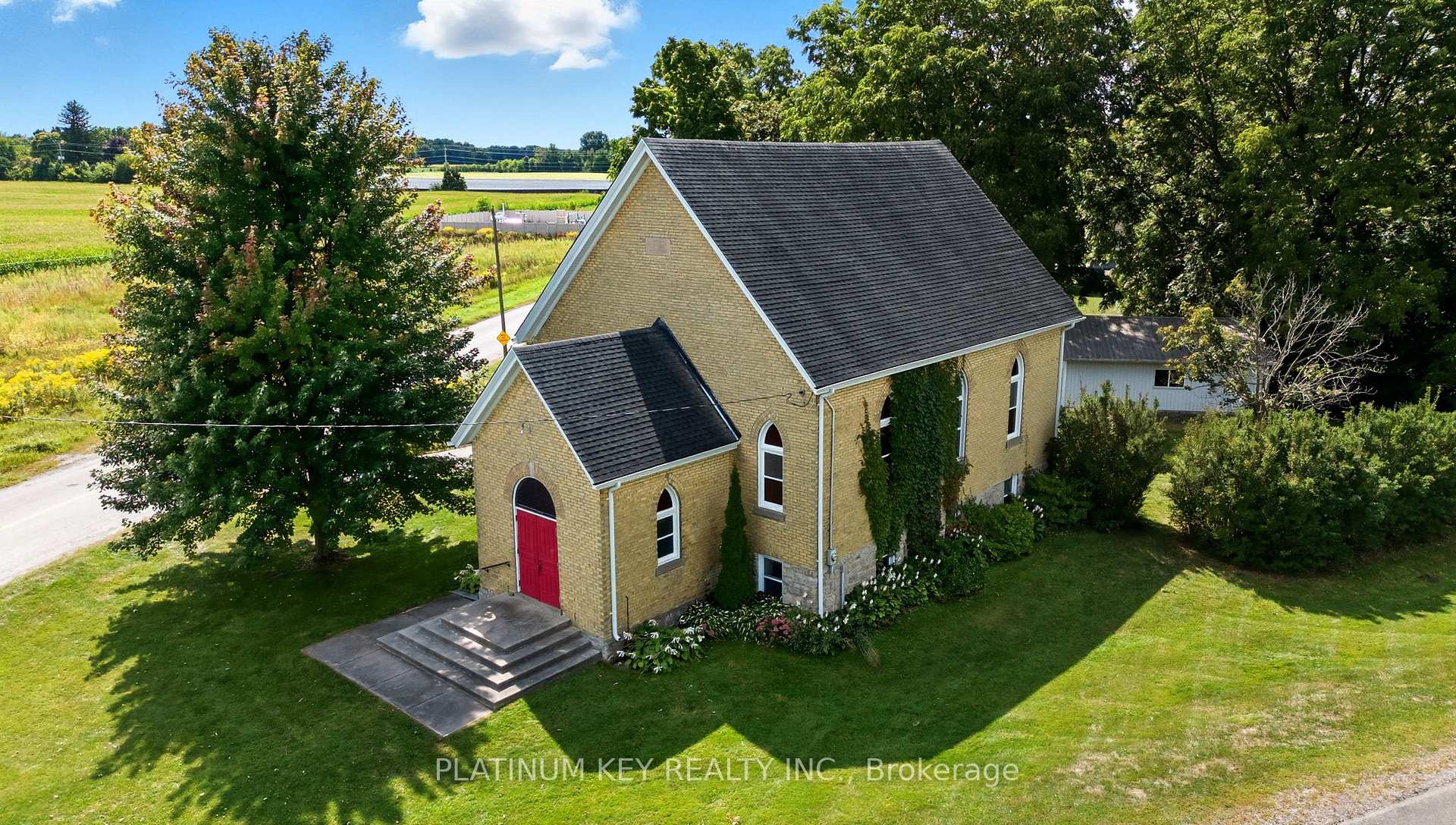 Photo 1 of 8546 Falconbridge Drive, Strathroy-Caradoc, Mount Brydges — HOMEH