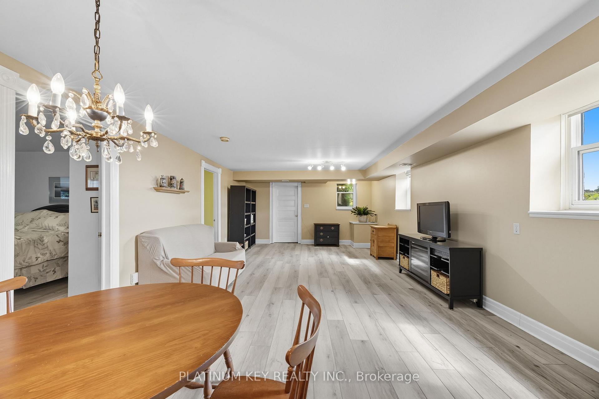 Photo 8 of 8546 Falconbridge Drive, Strathroy-Caradoc, Mount Brydges — HOMEH