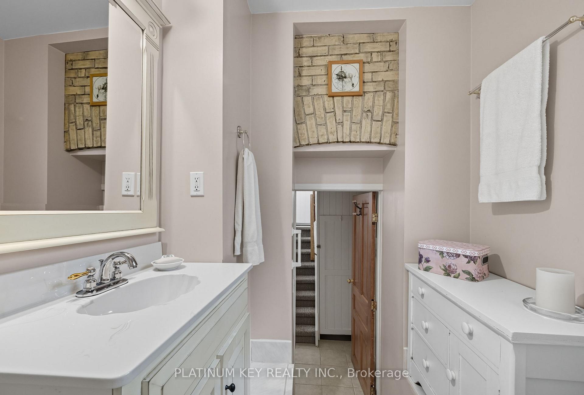 Photo 19 of 8546 Falconbridge Drive, Strathroy-Caradoc, Mount Brydges — HOMEH