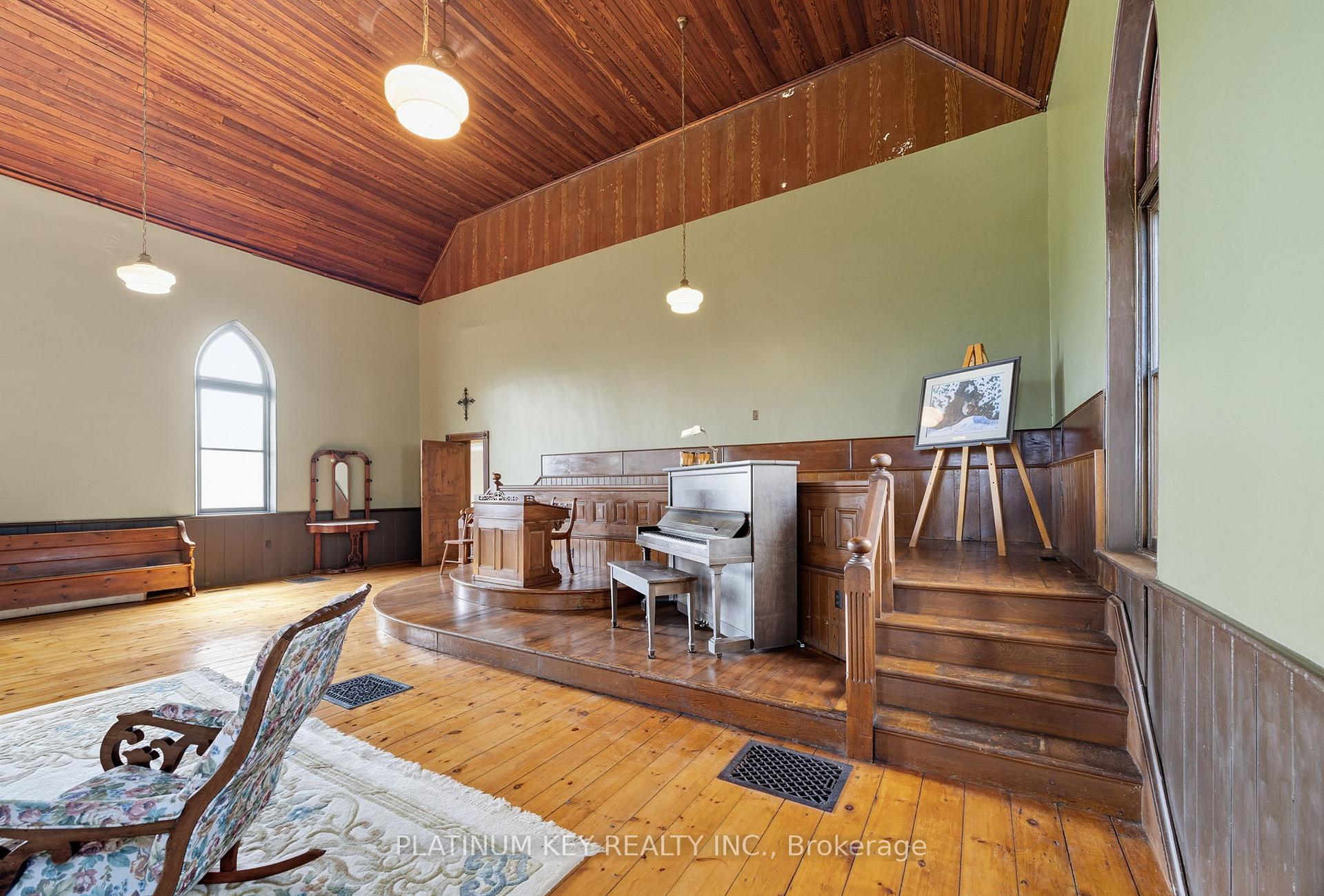Photo 25 of 8546 Falconbridge Drive, Strathroy-Caradoc, Mount Brydges — HOMEH