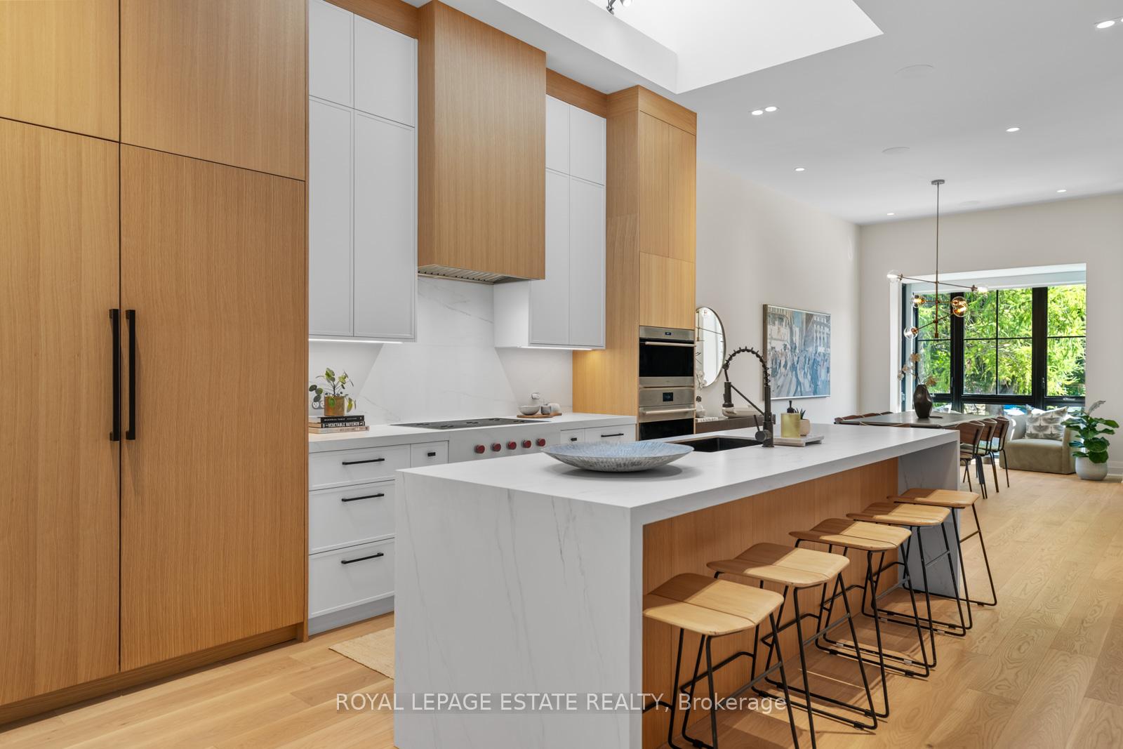 Photo 11 of 21 Glen Davis Crescent, Toronto, East End-Danforth — HOMEH