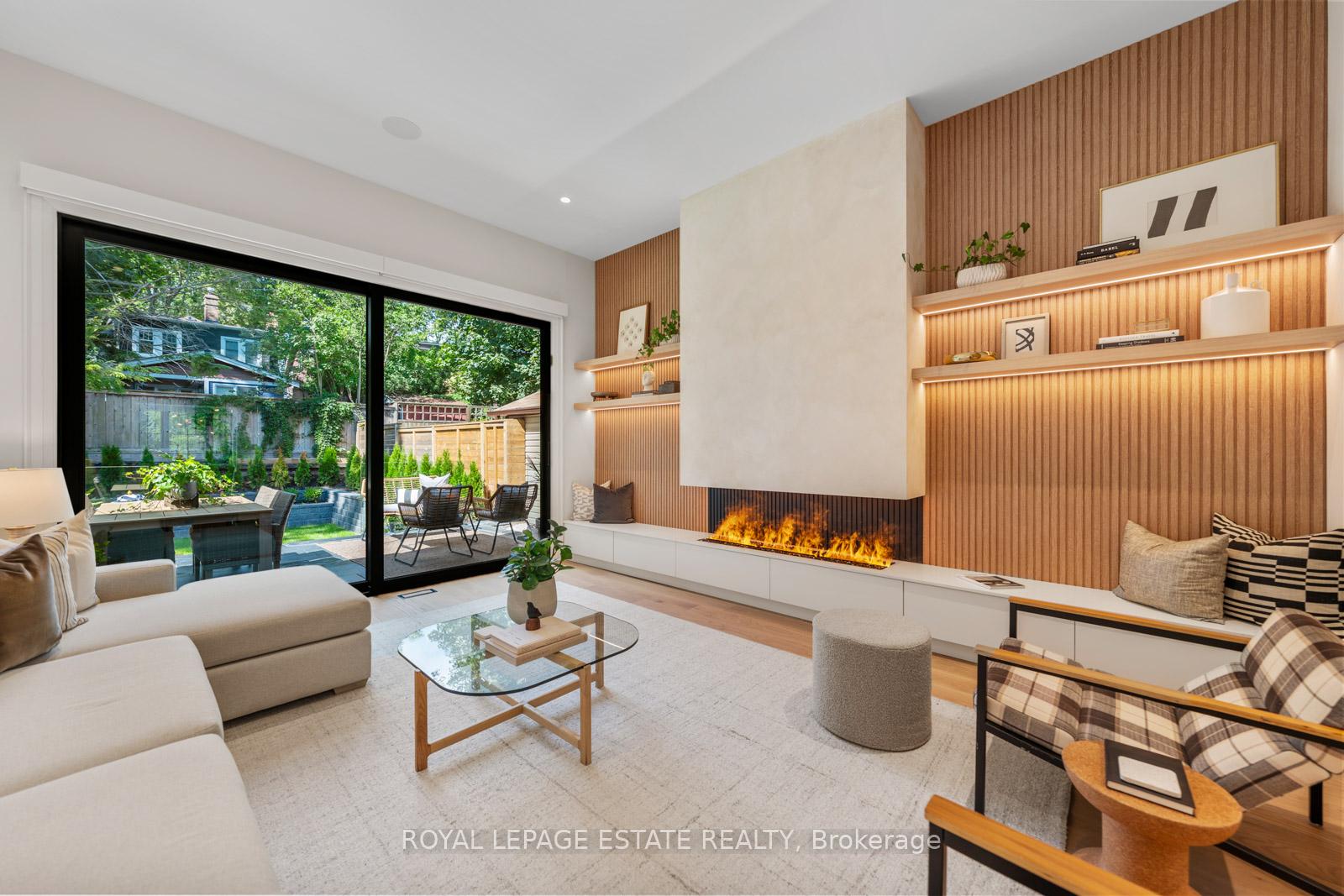 Photo 15 of 21 Glen Davis Crescent, Toronto, East End-Danforth — HOMEH