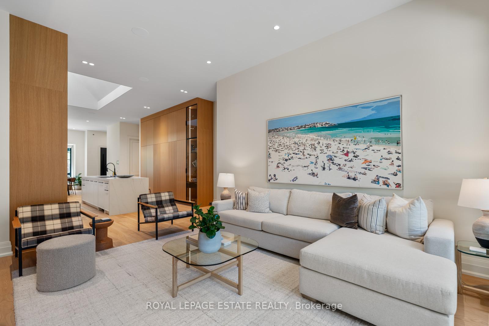 Photo 17 of 21 Glen Davis Crescent, Toronto, East End-Danforth — HOMEH