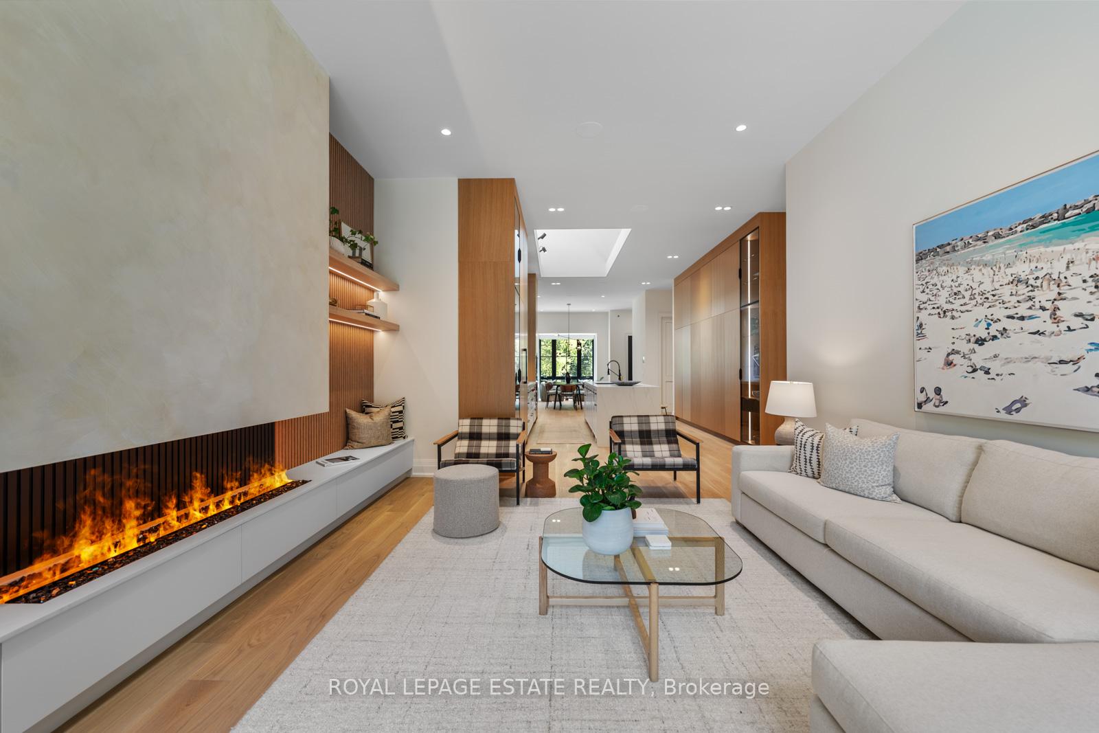 Photo 18 of 21 Glen Davis Crescent, Toronto, East End-Danforth — HOMEH