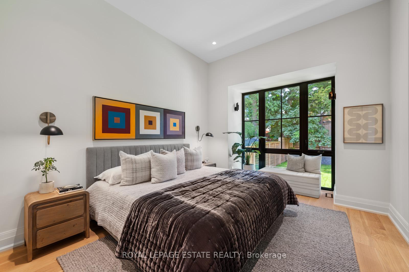 Photo 20 of 21 Glen Davis Crescent, Toronto, East End-Danforth — HOMEH