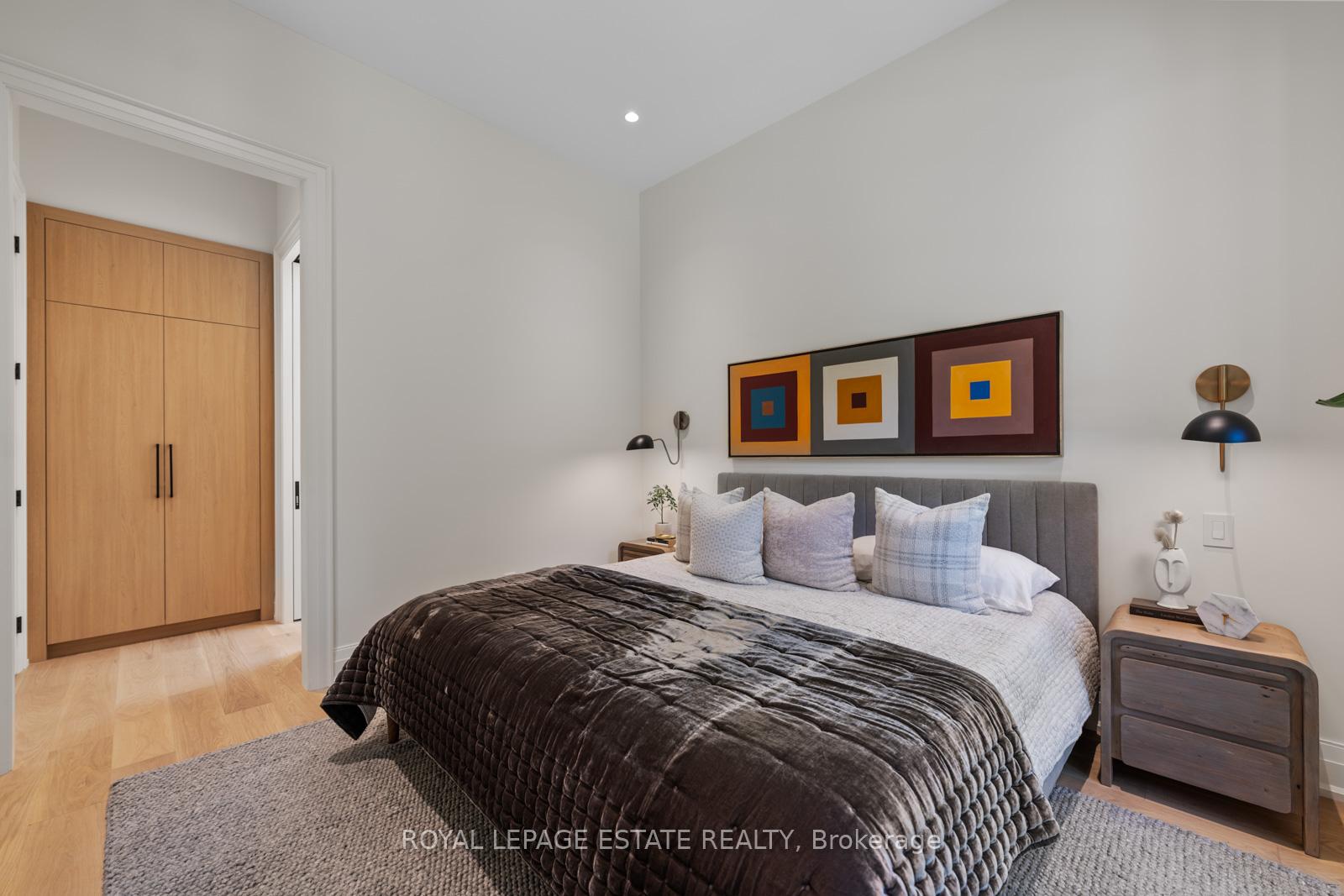 Photo 21 of 21 Glen Davis Crescent, Toronto, East End-Danforth — HOMEH
