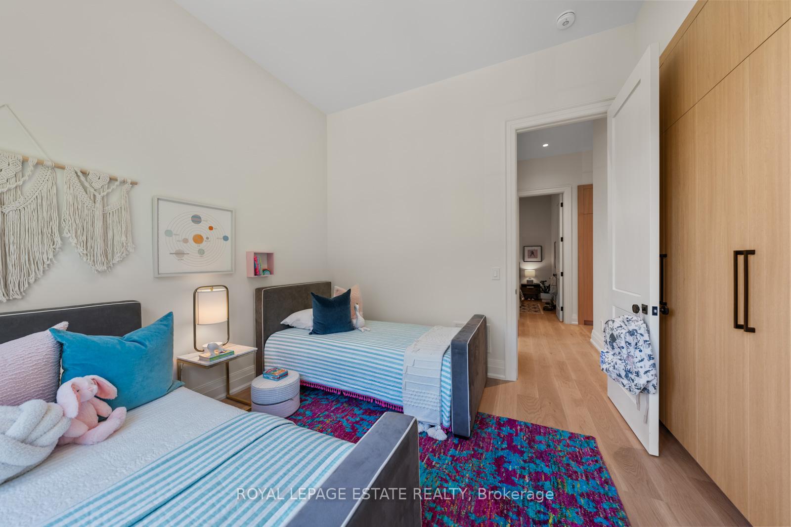 Photo 30 of 21 Glen Davis Crescent, Toronto, East End-Danforth — HOMEH
