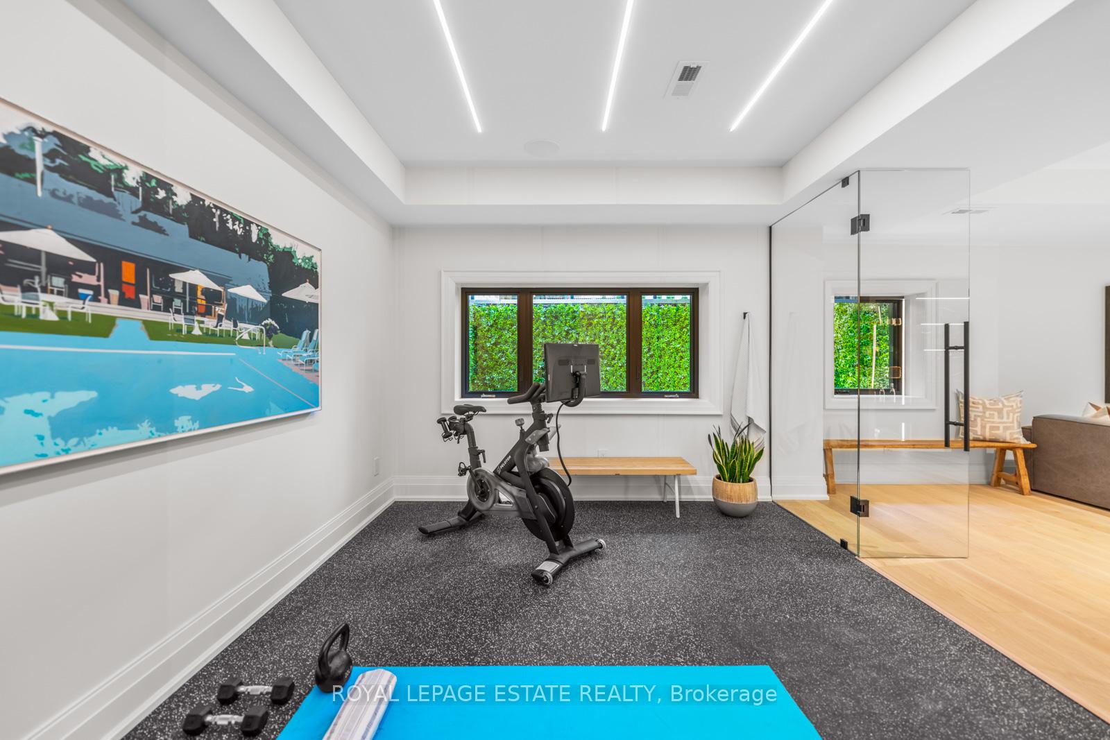 Photo 37 of 21 Glen Davis Crescent, Toronto, East End-Danforth — HOMEH