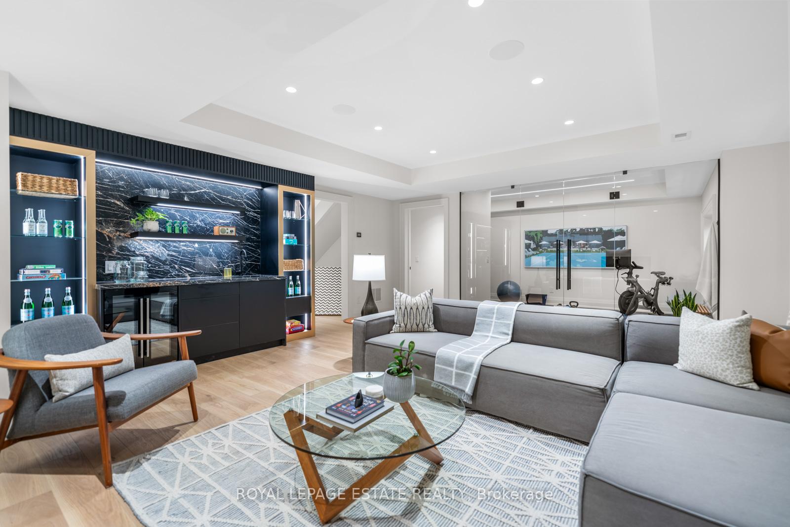 Photo 42 of 21 Glen Davis Crescent, Toronto, East End-Danforth — HOMEH